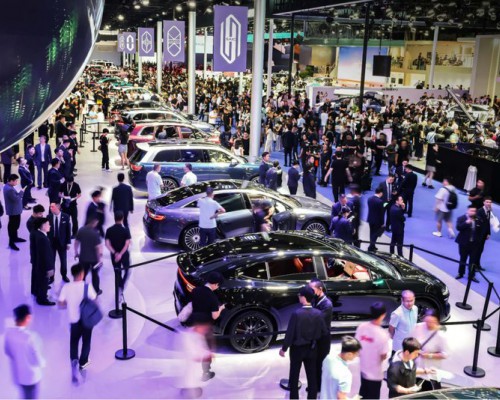 聚焦成都车展：尊界S800如何突破传统，定义新豪华