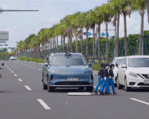 辅助驾驶测评标准趋严，鸿蒙智行以安全表现树立行业标杆