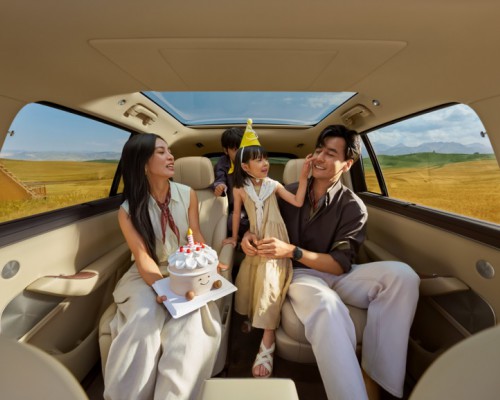 问界M7凭什么打动高知年轻家庭？答案藏在真实用车场景里