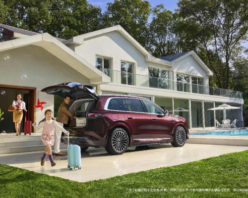 焕新升级再进阶，问界M8凭什么持续领跑40万级SUV市场