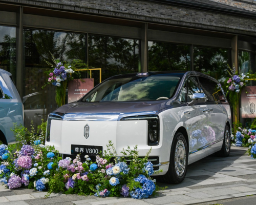尊界S800典藏大观与V800首批交付，高端圈层用订单为国产超豪华投票